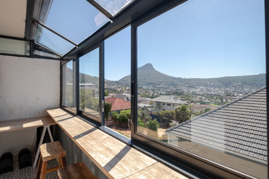 1 Bedroom Property for Sale in Vredehoek Western Cape